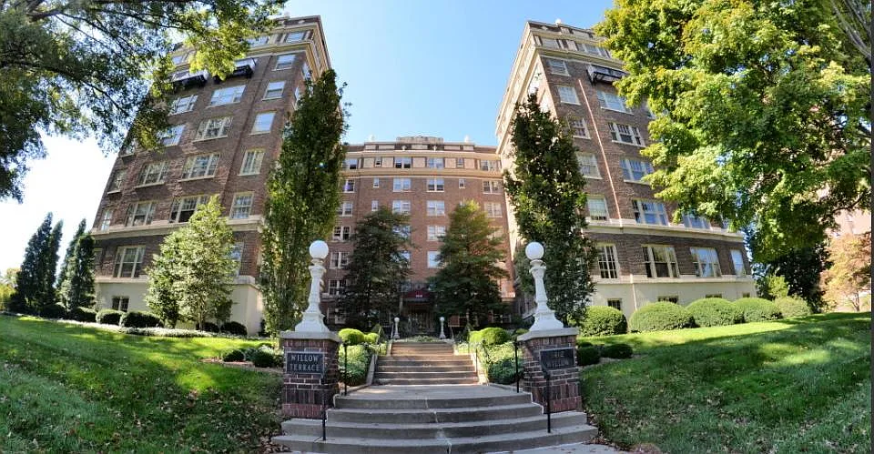 1412 Willow Ave #51