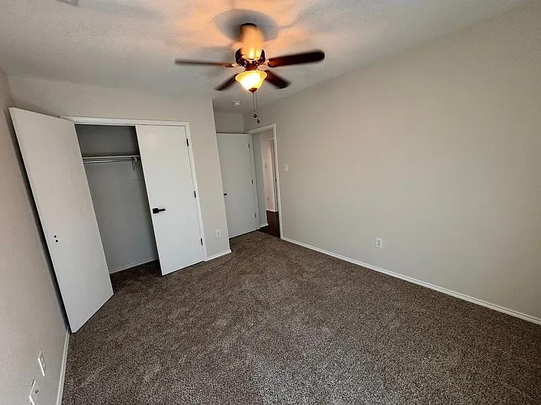 2748 Wakecrest Dr — Photo 13