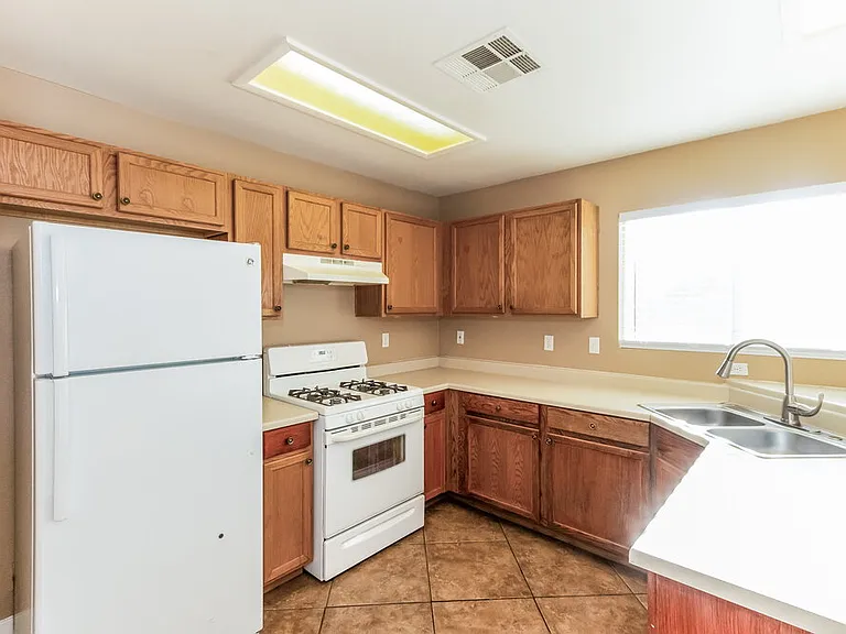 7300 Lost Shadow Ct — Photo 10