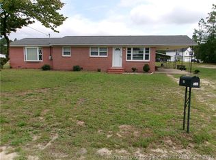 301 W Vinson Ave, Roseboro, NC 28318