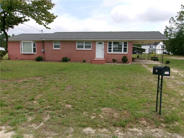 301 W Vinson Ave, Roseboro, NC 28318