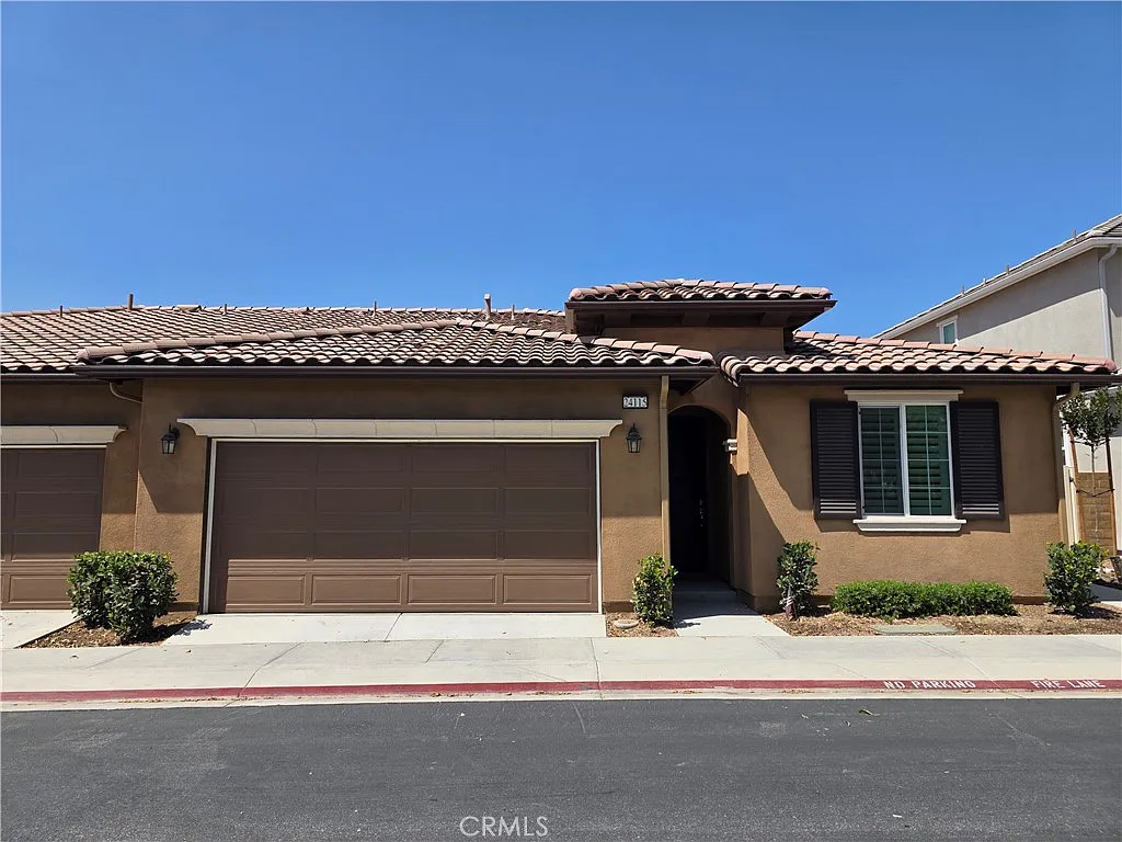 3 bed, 1467 sqft, $3,300 — Photo 1