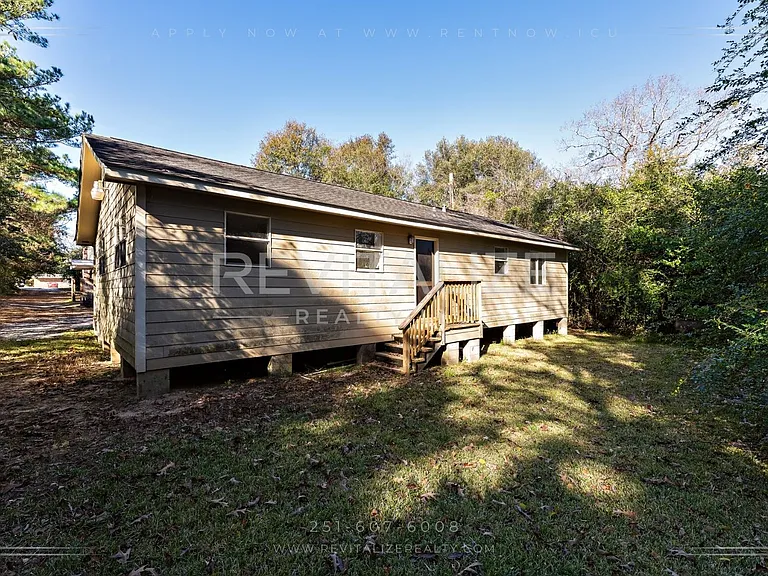 1746 Cody Rd N — Photo 32