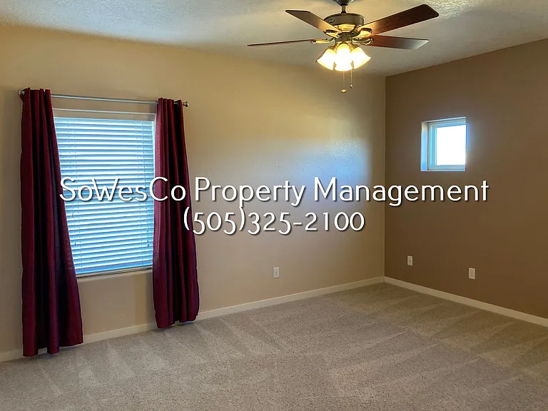 961 Katherine Ave — Photo 8