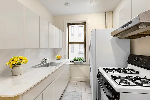 Sold by Compass | media 1
