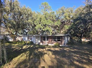 1124 S Wiggins Rd, Plant City, FL 33566