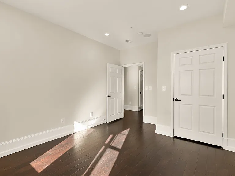 1609 Levis St NE — Photo 12