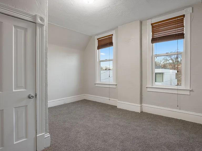 1515 E 31st Ave — Photo 33