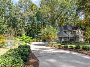 210 Autumn Wood Ln, Roswell, GA 30075