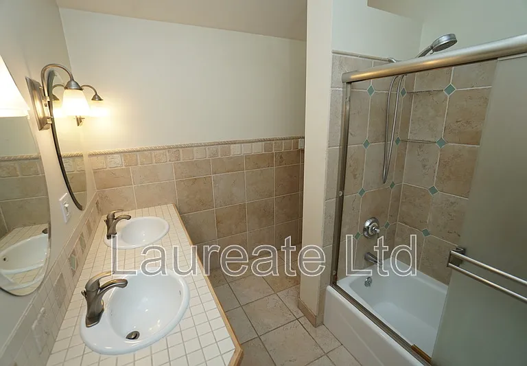 1240 Jefferson Ave — Photo 10