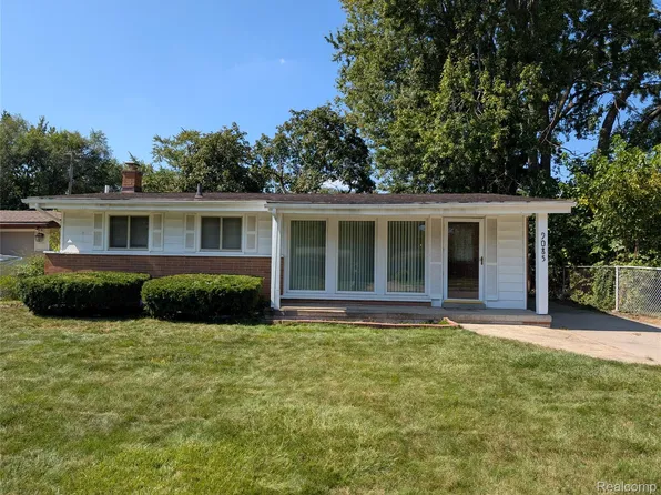 9085 Melrose St, Livonia, MI 48150
