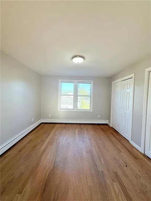 3 bed, 1.0 bath, 1170 sqft, $2,600 — Photo 2