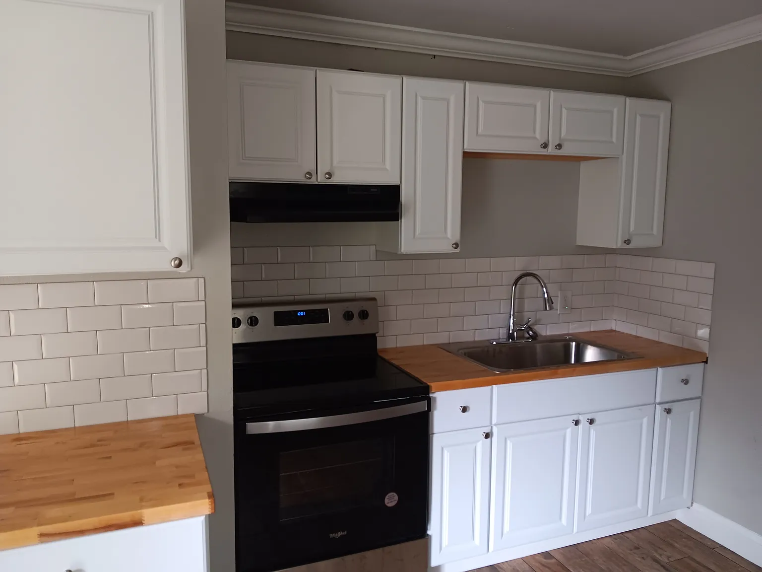 4 bed, 1.5 bath, 1152 sqft, $2,000 — Photo 2