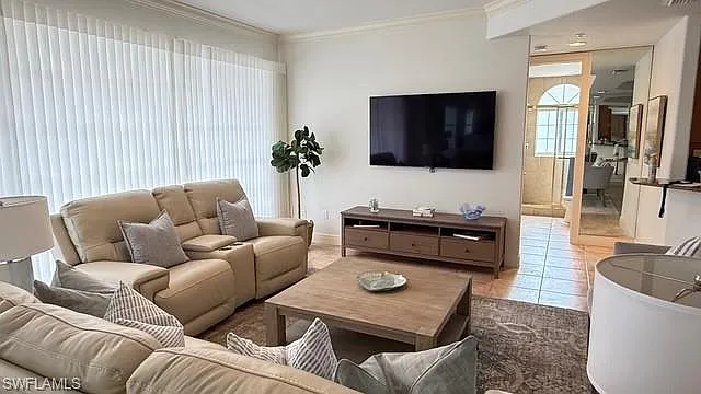 3 bed, 3.0 bath, 1850 sqft, $3,950 — Photo 4