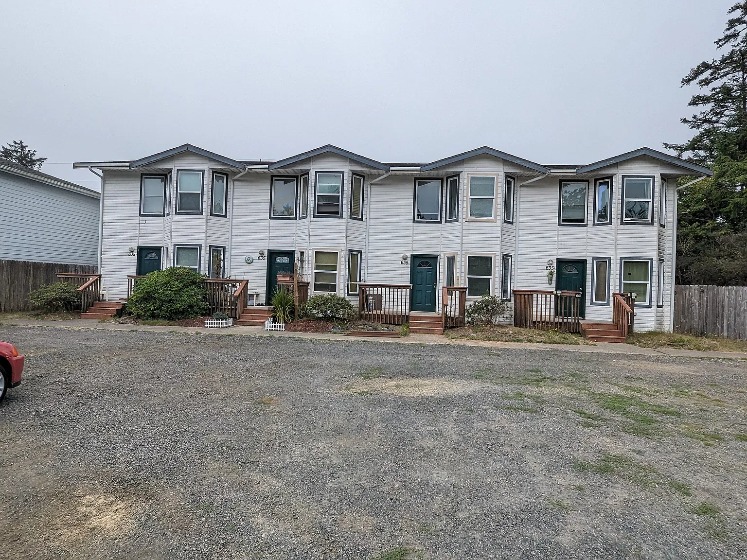 2 bed, 1.5 bath, $1,300 — Photo 2