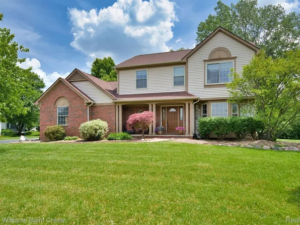 2017 Huntington Dr, Lake Orion, MI 48360