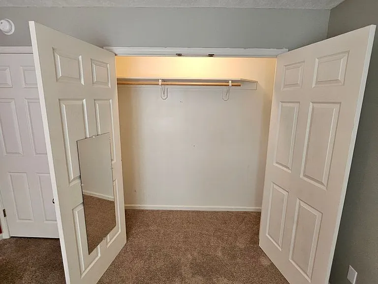 2018 Hickory Dr — Photo 18