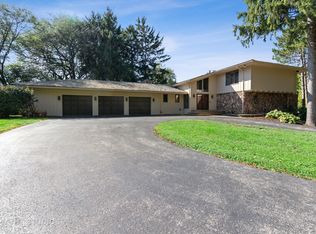 6736 Estate Ln, Long Grove, IL 60047