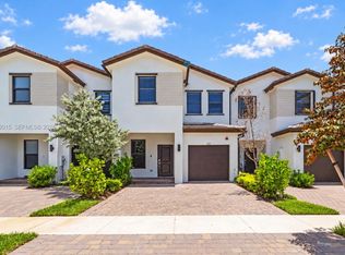 221 SW 159th Way, Hollywood, FL 33027