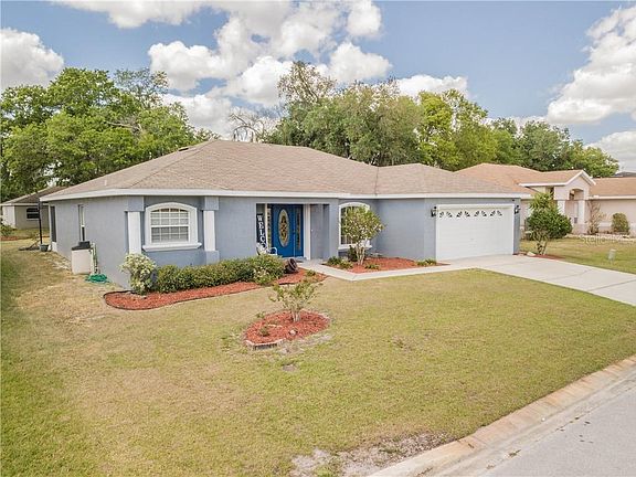 2nd image of 3212 Majestic Oak Pl