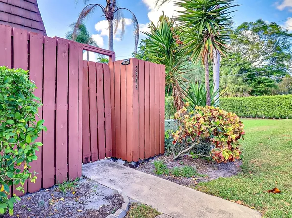 3909 Louis Drive, Lake Worth, FL 33461