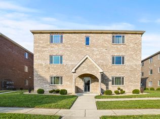 13918 Central Park Ave APT 2SE, Robbins, IL 60472