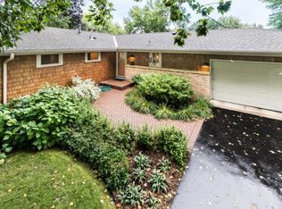 800 E 101st St, Bloomington, MN 55420