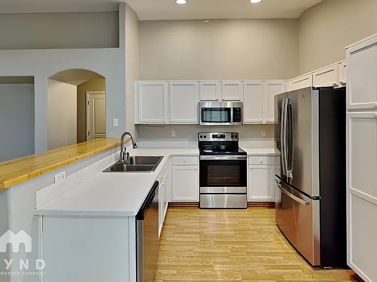1423 E Poncho Ln — Photo 9