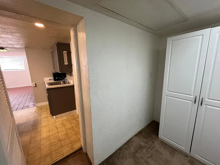 Francesca Apartments — Photo 37