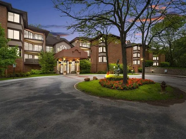 1600 West Green Tree ROAD #112, Glendale, WI 53209