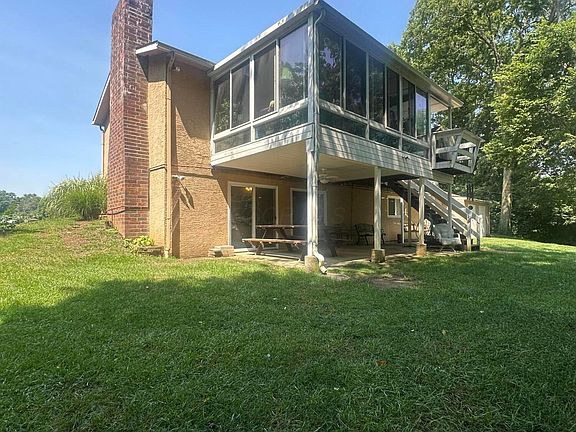 4th image of 212 Pat Haven Dr