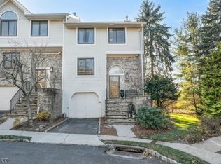 9 Mount Vernon Sq, Verona, NJ 07044