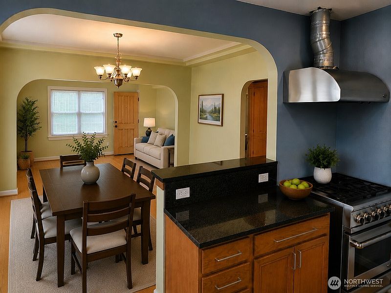 3rd image of 5426 Green Lake Way N