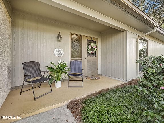 3rd image of 10104 LEISURE Lane S #121