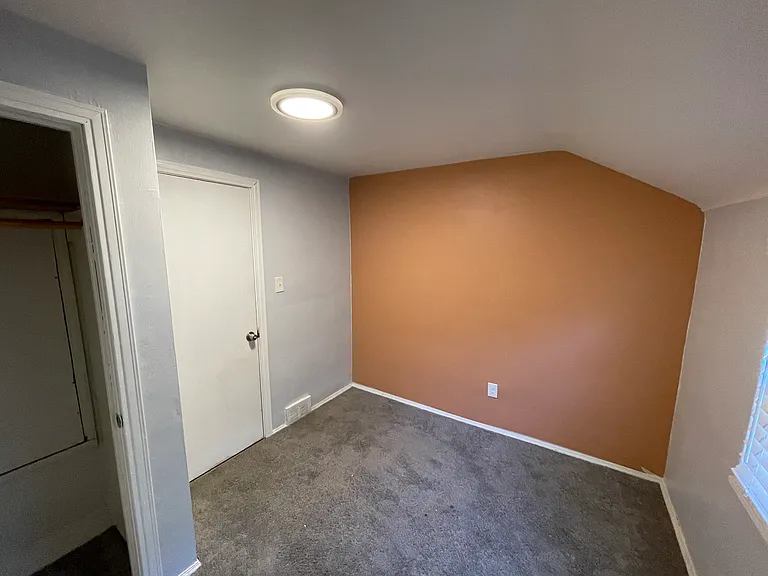 More views of 3rd bedroom