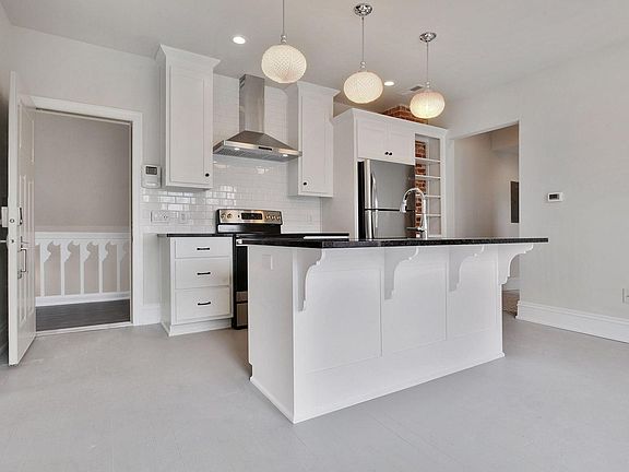 3rd image of 211 N Water St
