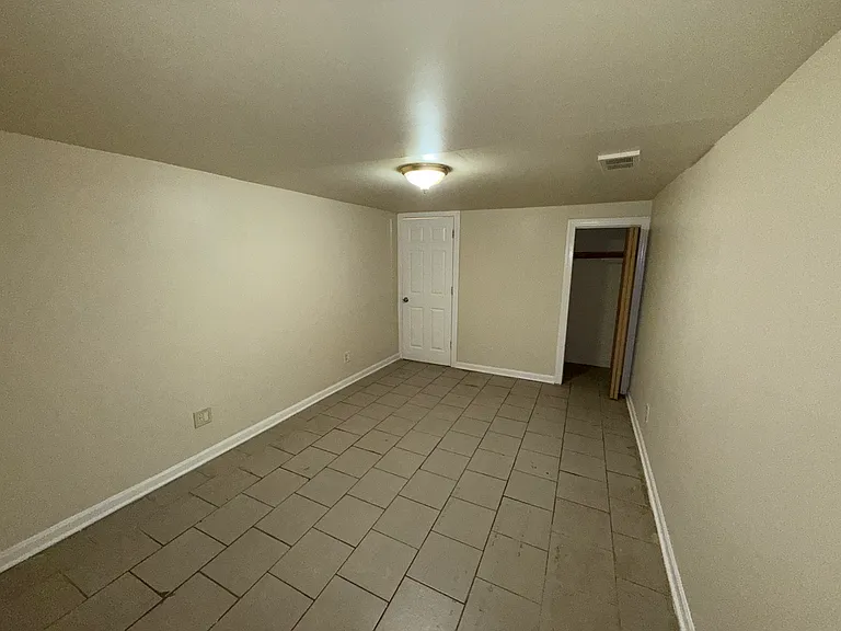 7423 S Saint Lawrence Ave — Photo 14