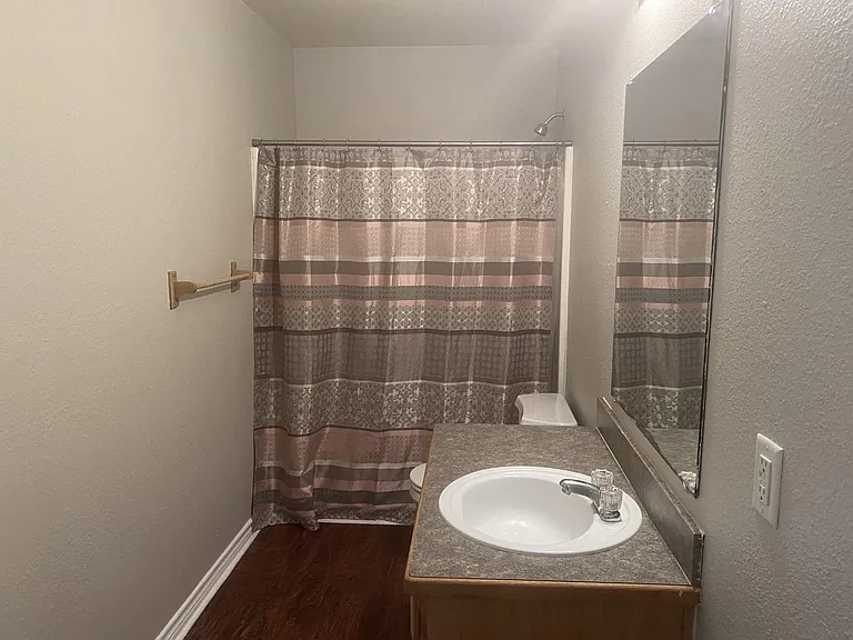 706 N Harrison Ave #100 — Photo 8
