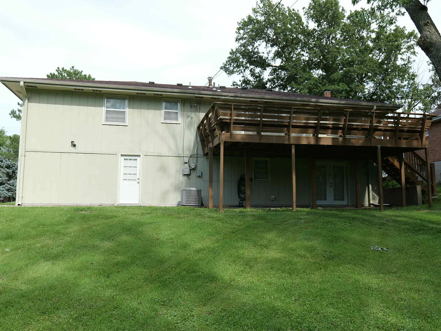 3 bed, 2036 sqft, $2,150 — Photo 3