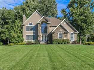2764 Joseph Ln, North Perry, OH 44081