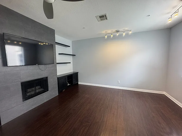 555 Maine Ave #330 — Photo 8