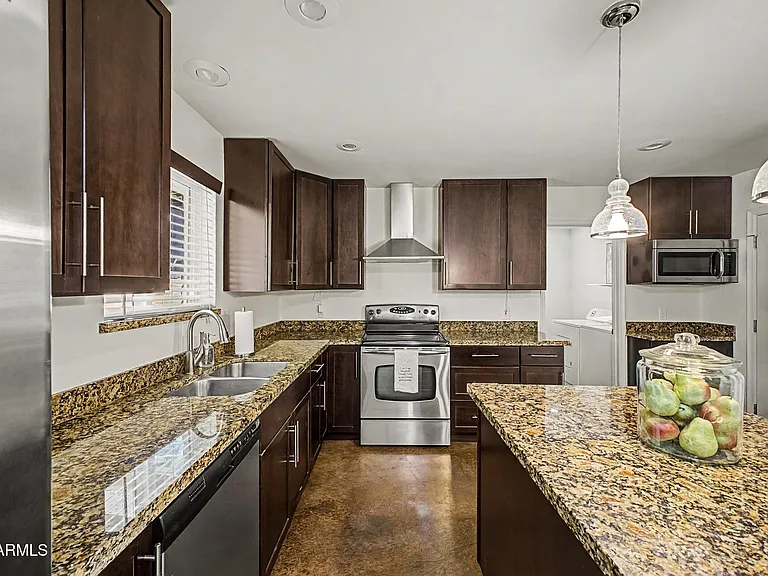 29 E Foothill Dr — Photo 13