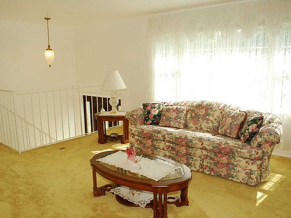 Living Room 6th View