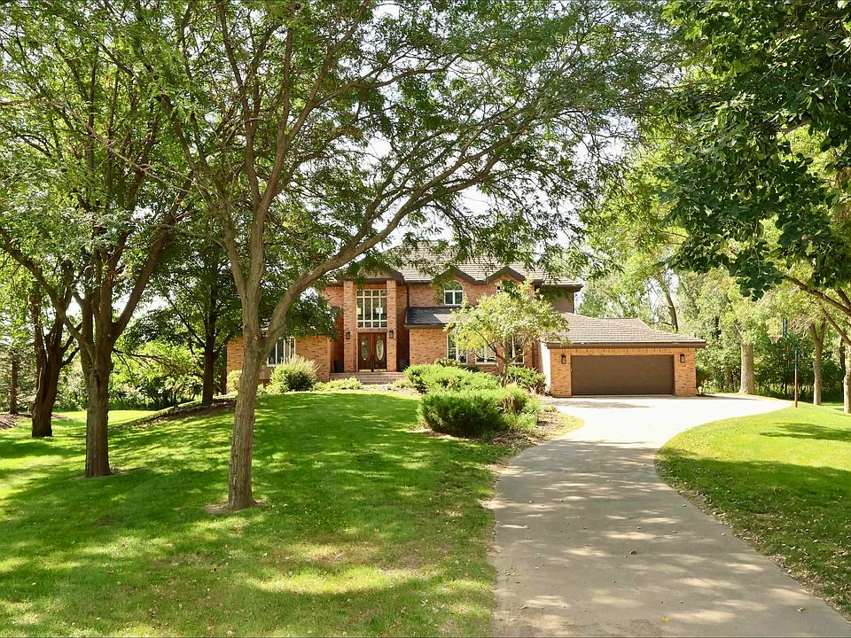 1st image of 998 Quail Hollow Cir