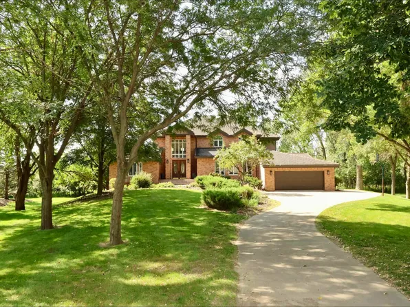 998 Quail Hollow Cir, Dakota Dunes, SD 57049