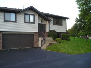 591 Donegal Cir, Shoreview, MN 55126