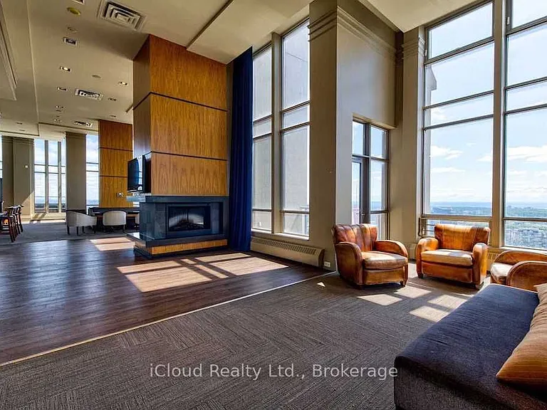 388 Prince Of Wales Dr #1610 — Photo 2
