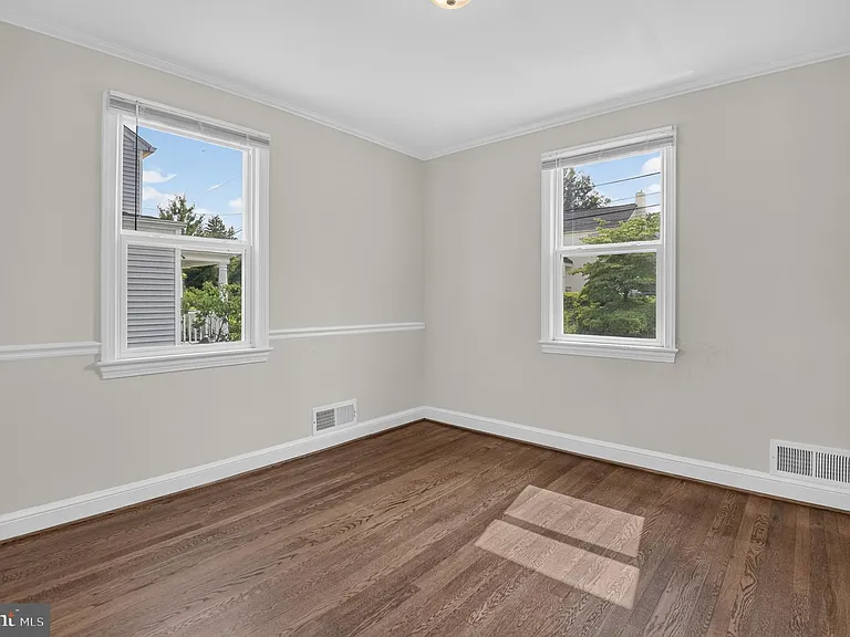 7823 Marion Ln — Photo 12