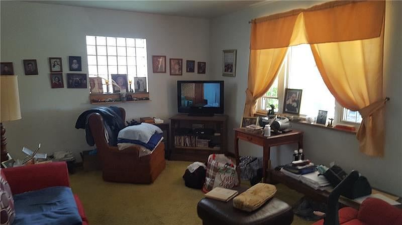 2nd image of 5327 Fredanna St