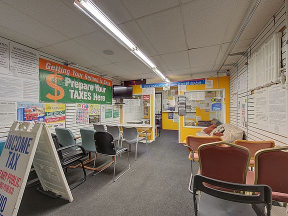 2nd image of 8722 Jamaica Ave